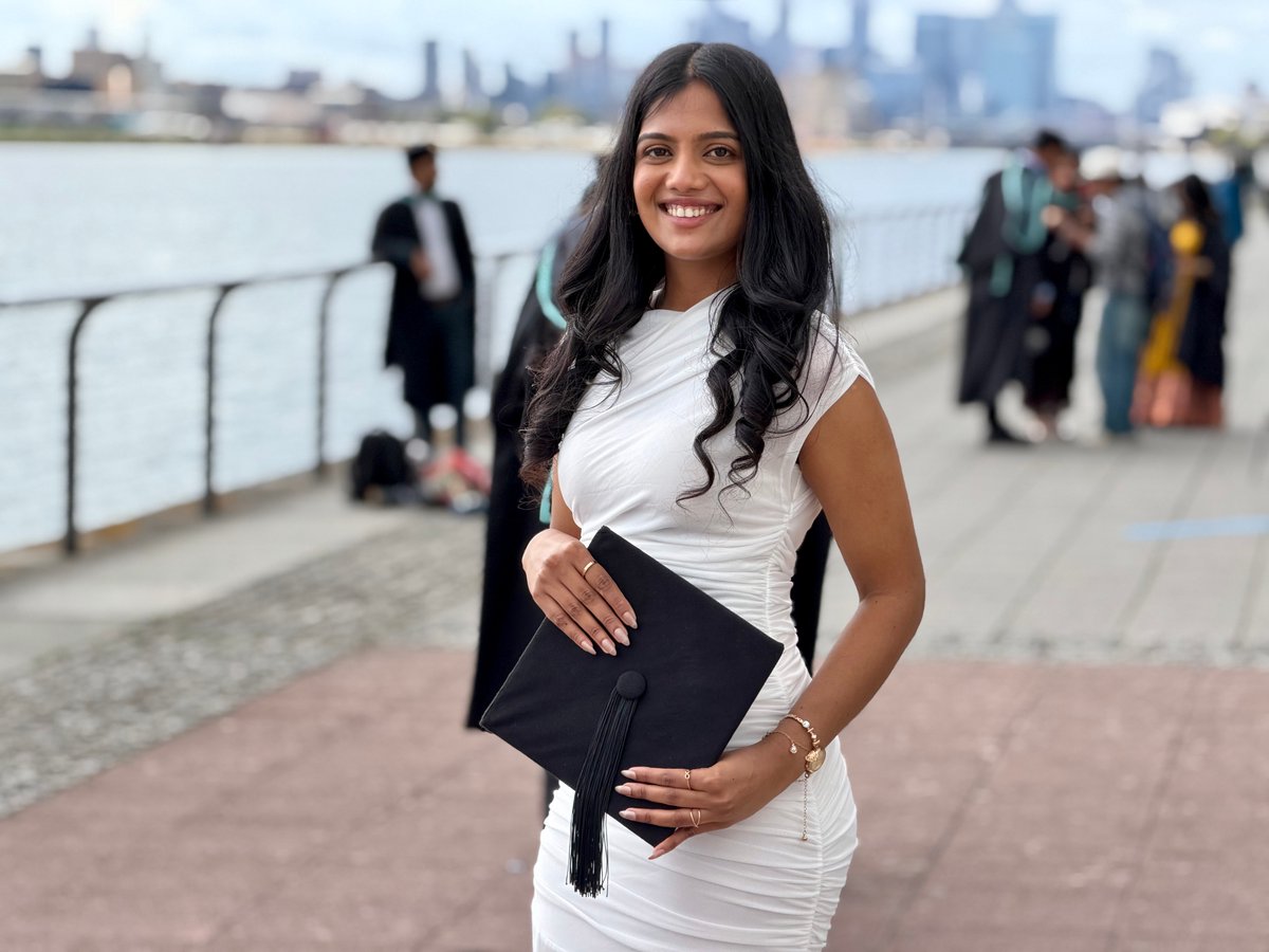 SBL_UEL's tweet photo. What a day! πβ¨
Weβve wrapped up an incredible day of UEL graduation, with our final 3pm ceremony celebrating our postgraduate students.
From shining outfits to smiles that said it all, graduating has never looked this good! π
Congratulations, graduates! π
#UELGrad26 https://t.co/QN1RNMV5gi