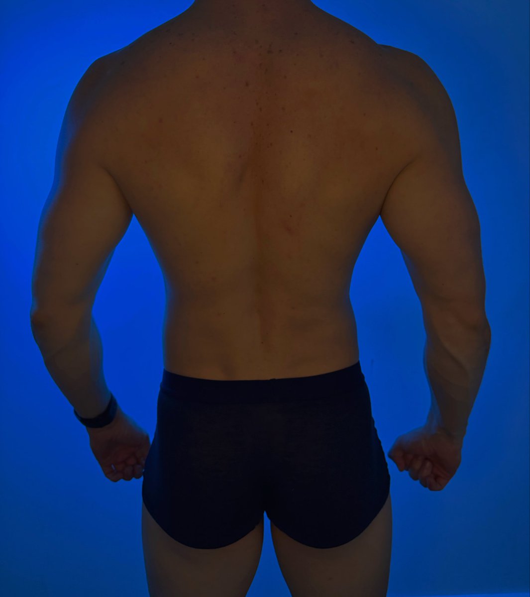 thebackviewx's tweet photo. You came for the back view… right? 👀 https://t.co/IEVkBGXfeS