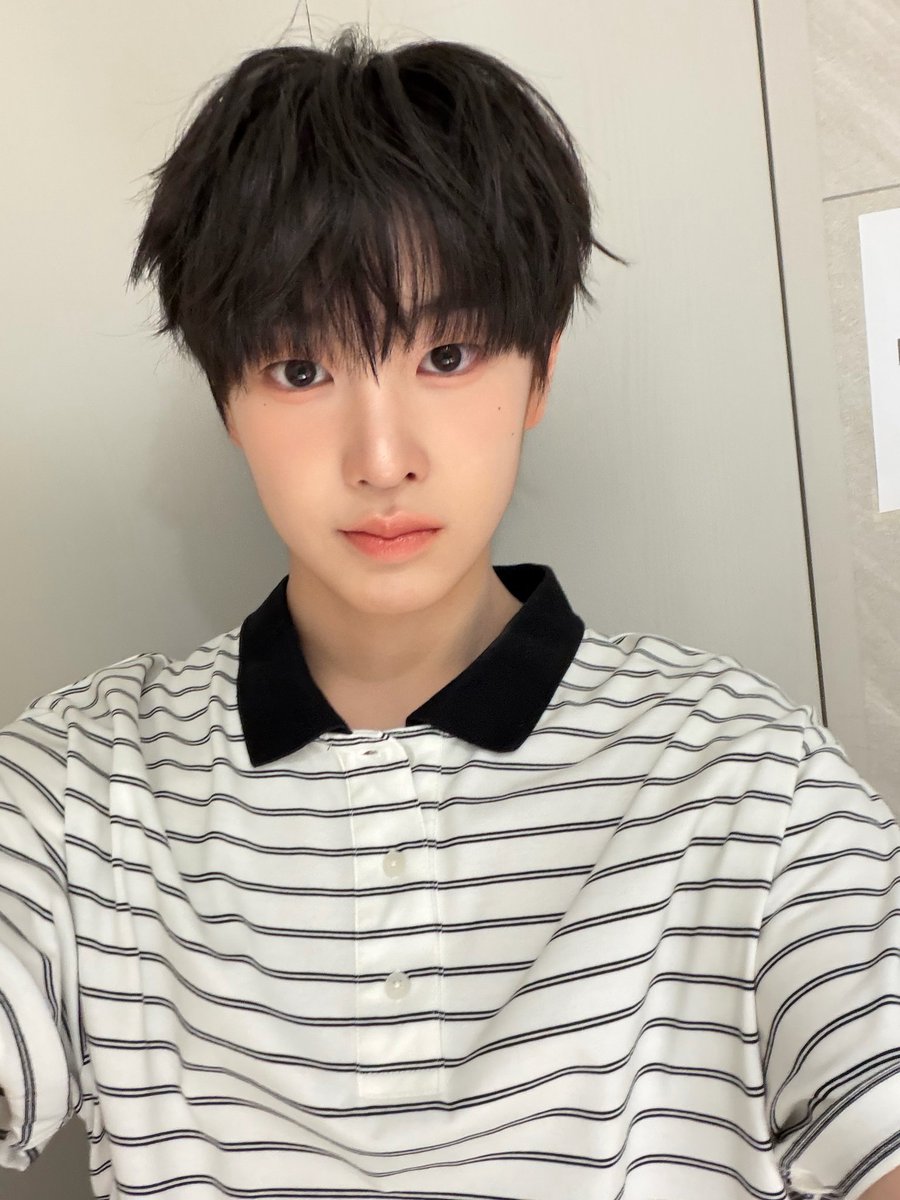 Idntt_italia's tweet photo. ๐ Idntt update
.
Forte piccolo Ungi
#idntt #์์ด๋ดํฐํฐ
#itsnotover #๊ณฝ๊ธฐ์
#kwakgiwoong https://t.co/YM1VYJU6jh
