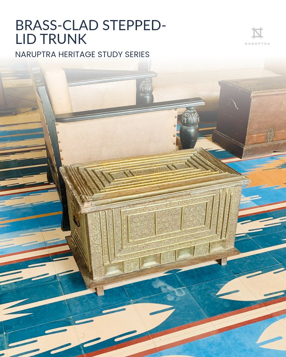naruptra's tweet photo. Architectural brass-clad trunk with a multi-tiered stepped lid and hand-hammered repoussé metalwork. Historic storage recontextualized as a low accent table.
​
​#Naruptra #BrassTrunk #SteppedLid #InteriorDesign #SpatialDesign https://t.co/p2mJ7VJOye