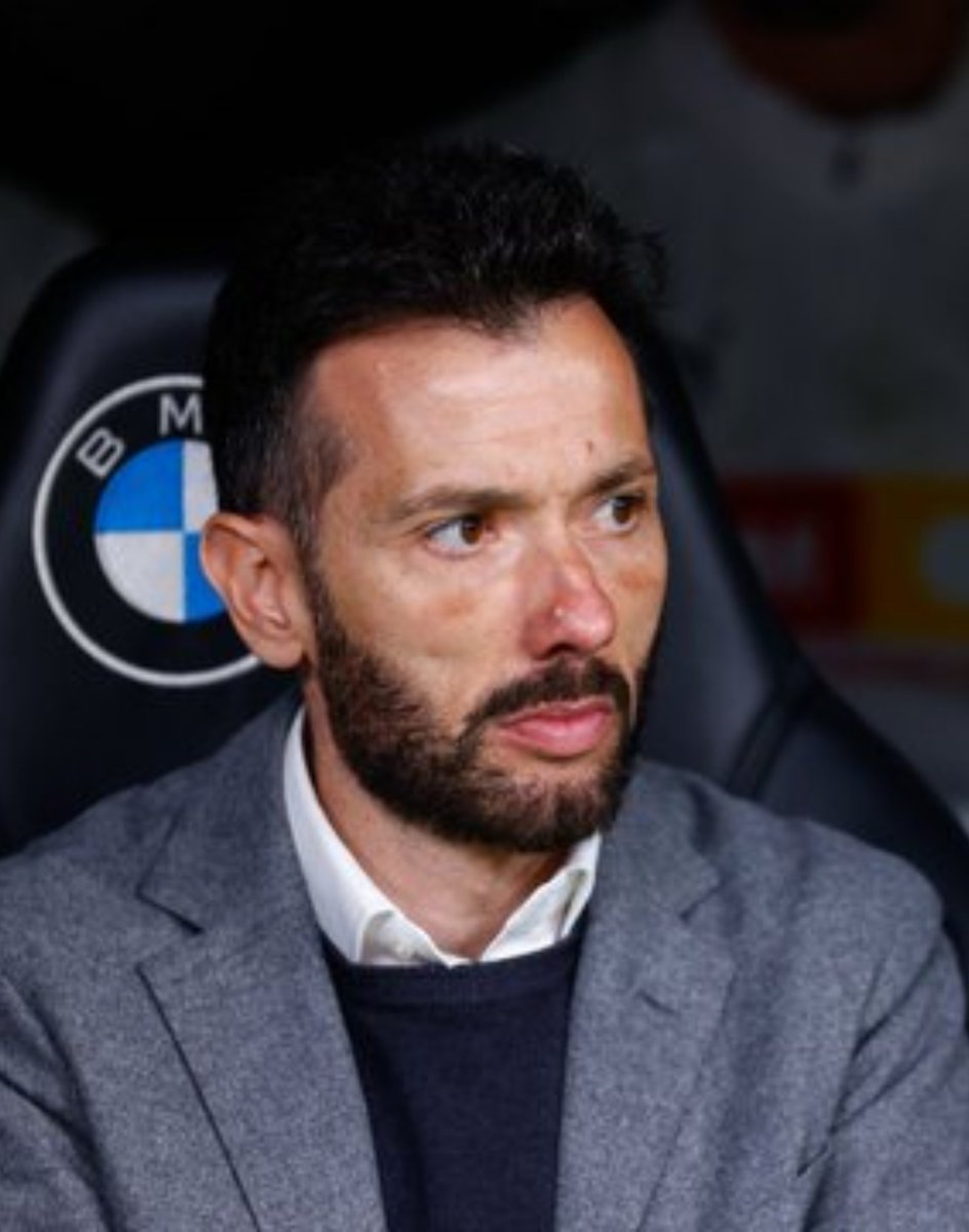 AgoraVCF's tweet photo. 💥 Lisandro Isei quiere a Corberán fuera desde enero y se sentó para buscarle sustitutos 

⌛ Corberán sabe que se la juega el viernes

👋 Si el equipo da la versión de los últimos partidos, dejará de ser el entrenador del Valencia CF 

⛲: @TribunaVCF https://t.co/NDnFpGwX12