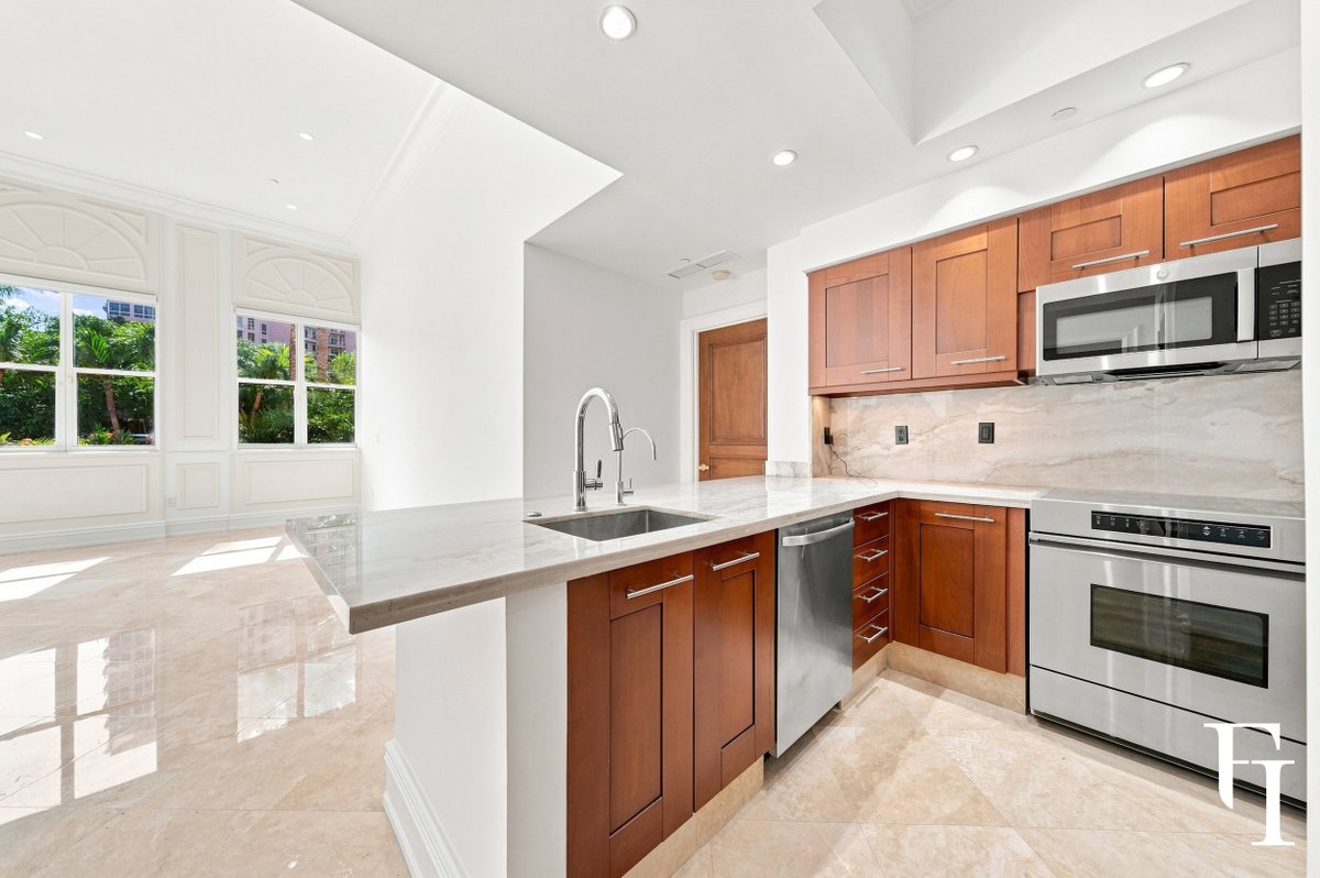 FI_Real_Estate's tweet photo. UNDER CONTRACT!
60 Edgewater Dr, Coral Gables FL 33133

Last Asking Price: $5,200/M
1,117 SQ FT
1 BED
2 BATHS
2-CAR GARAGE

Contact us to schedule a private showing.

LISTING AGENT:
NATALIA PURISACA P.A.
📧 np@fi.realestate
📱+1.614.327.5189

#letsfindyourmiami https://t.co/CvoMm06gw1