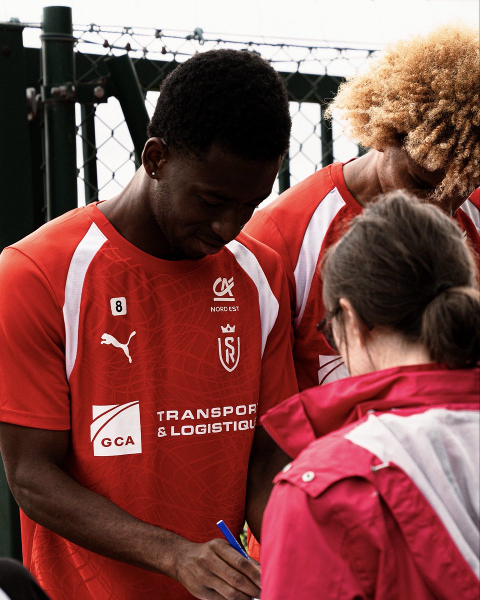 StadeDeReims's tweet photo. Nancy en ligne de mire 🎯

Et pour finir la séance, la #TeamSDR était au rendez-vous ❤️‍🔥 https://t.co/KDfbsi4nWN