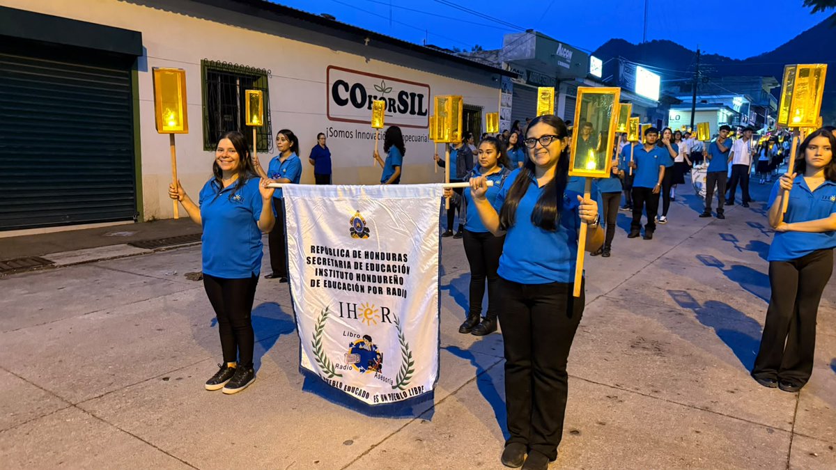 IHER_Central's tweet photo. Desfiles en conmemoración del Día Internacional de la Alfabetización de sedes IHER a Nivel Nacional.🏫💛💙📚 https://t.co/o37iCMkqA6