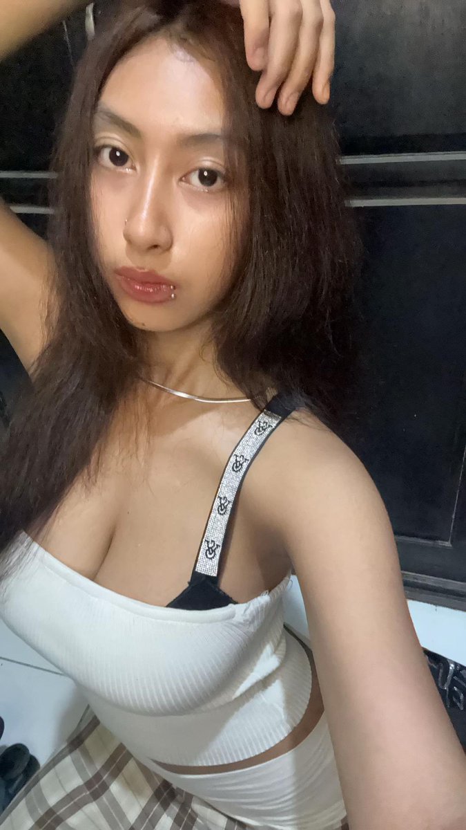 Pokipoki2d's tweet photo. Next selipin duit bisa kali ya gausah bawa dompet 😂 https://t.co/iQQJ84KNzw