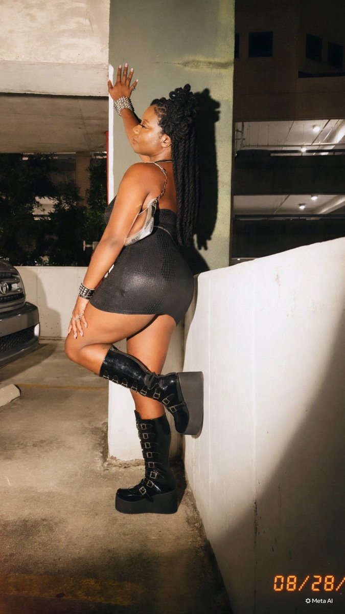 ShaCoreyiaVee's tweet photo. ye’ came to Nola 🥹🥀🖤. . . #latepost https://t.co/tuCp5tJd3j
