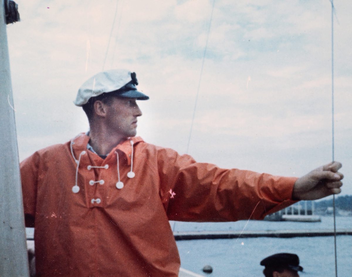 KongehusNorske's tweet photo. Hvil i fred, Kong Harald ⛵️ https://t.co/nvNkvgUw3J