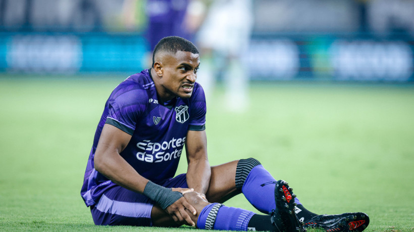 opovo's tweet photo. Expulso na China, Saulo está suspenso por 3 jogos; Ceará tenta reverter 

https://t.co/RNfGyw5z5B https://t.co/zBQ0AGQM0r