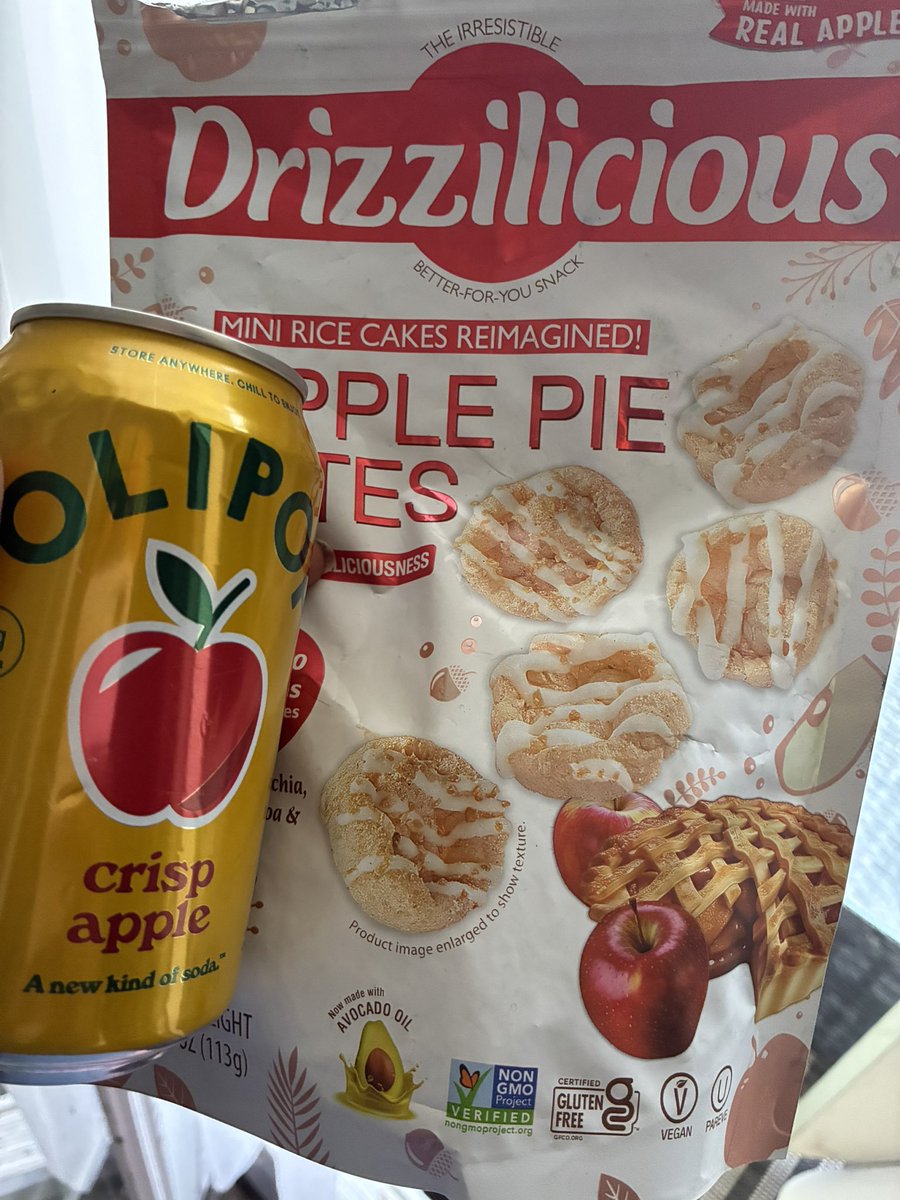 omadollie's tweet photo. This autumn shit gets serious https://t.co/ztnyDKd3To