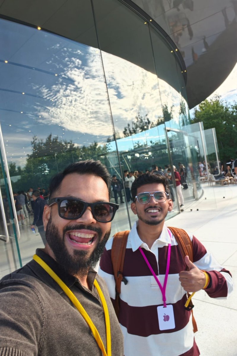 msfbeast007's tweet photo. All set for #AppleEvent #TeamTrakin https://t.co/xpdsdhbqtN