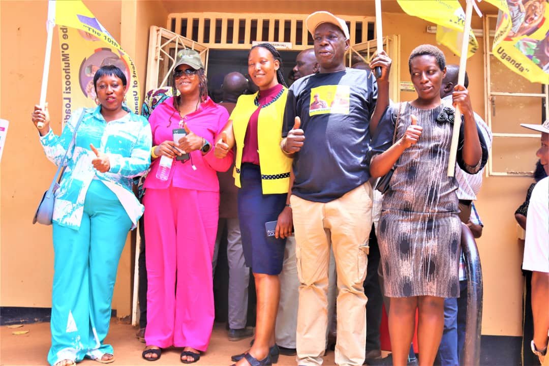 ApolloKafoogic's tweet photo. At Nakawa DIVISION office https://t.co/GZIunkQFvr