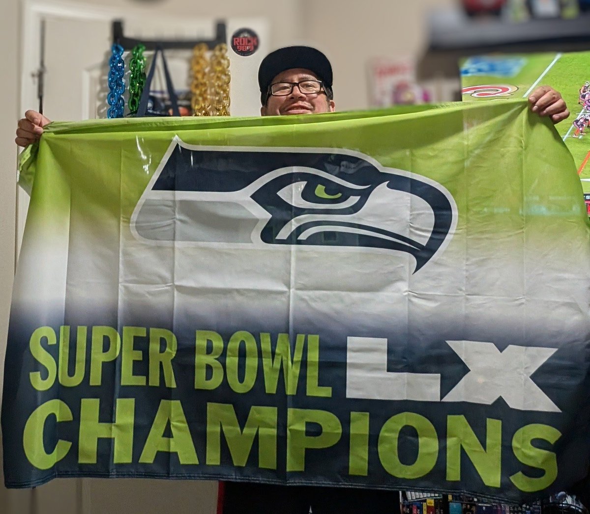 demhawkside_12's tweet photo. Game day ready. Ready to reveal the superbowl 60 champions banner and kick some butt. Beat patriots #Seahawks https://t.co/s8QYTsYXwL