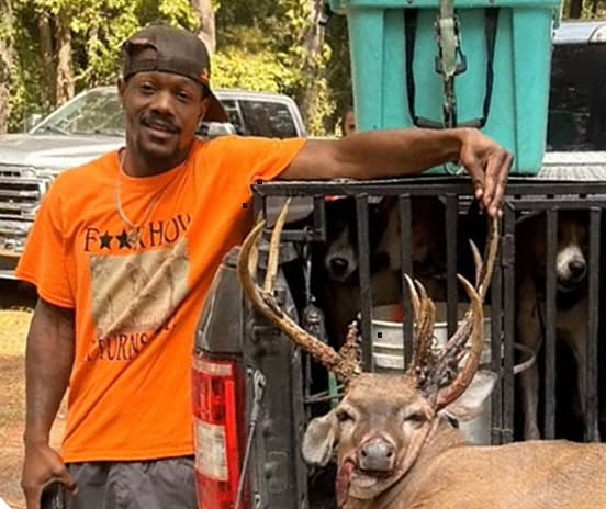 nchuntnfish's tweet photo. Look at the crazy rack on this 14-point buck, killed by John Gourdine in Cross, SC during a dog drive on Labor Day! #LaborDay #Carolina #Outdoors #DogDrive #Hunting #Hunt #DeerSeason #Deer #WhitetailDeer #Buck #SouthCarolina #CarolinaSportsman https://t.co/vgkyp1kQKx