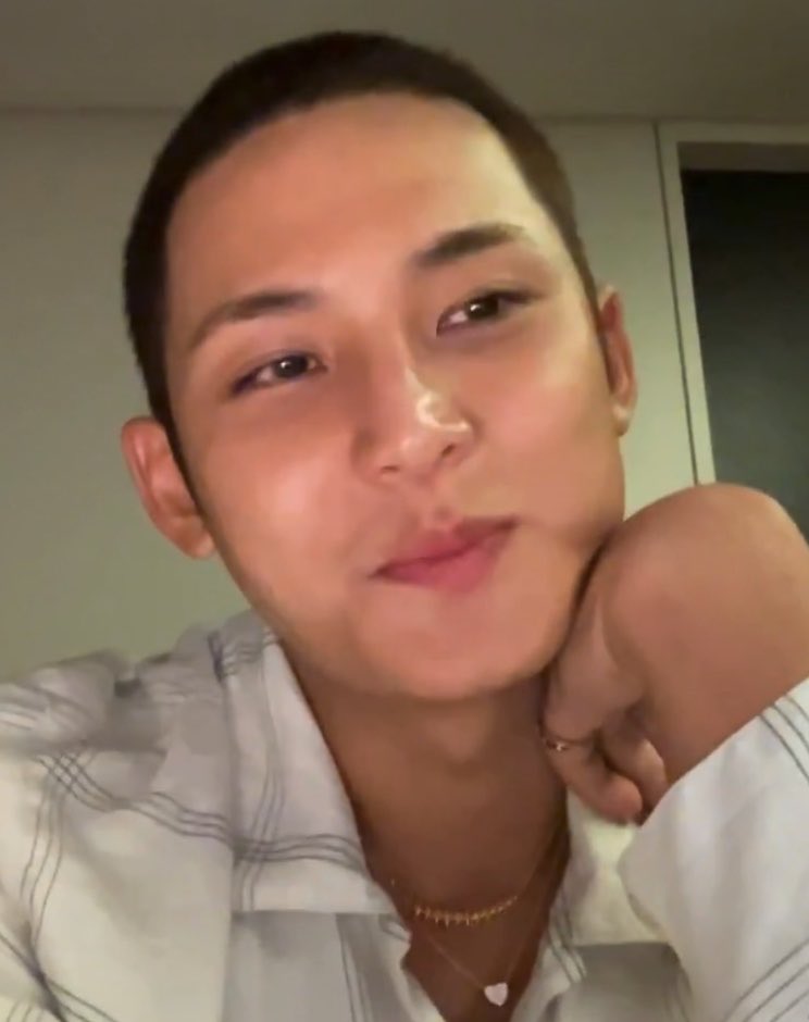 pinksquixote's tweet photo. u can rly tell who’s involved / the topic just by the way mingyu smiles.. kilig yan 😭 https://t.co/pFbwUHxUcK