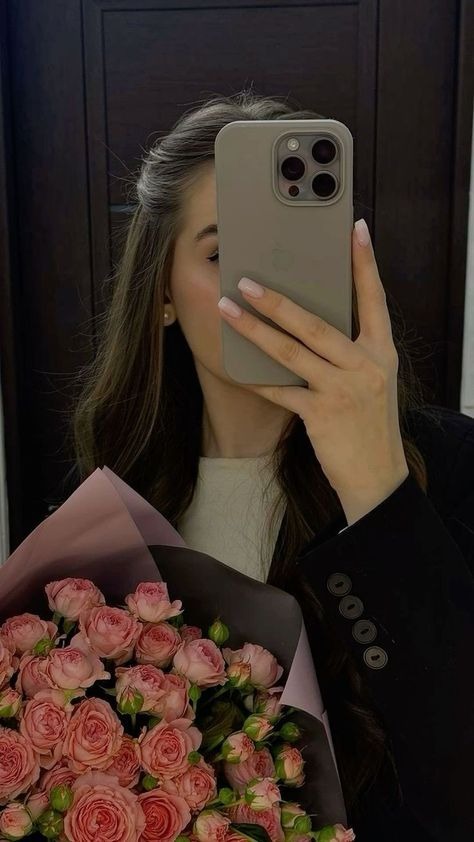 HannahThomtsm's tweet photo. Cried while editing this, bye for today😭😭 Planning her 1st birthday and it hit me like a truck how time flies. How is our baby turning 1 year old next month?👶🏻 This time last year, we were anxiously waiting to meet you. https://t.co/56ceDRisHZ