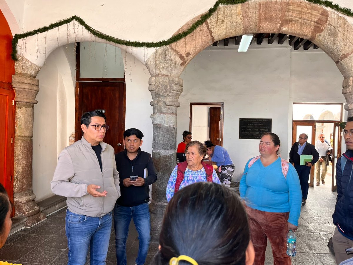 IsaiasChanonaH's tweet photo. En estos momentos me encuentro con mis compañeros de distintas colonias en las instalaciones de #Gobernación del estado de #Tlaxcala 🚩🔥

Fuimos citados para establecer una mesa de diálogo en donde daremos a conocer las necesidades más urgentes de las colonias populares. ‼️🤝 https://t.co/MOOOT0lDOd