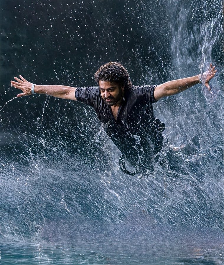 Kkdtalkies's tweet photo. సెప్టెంబర్ 27 "దేవర" సినిమా వార్షికోత్సవం 
సందర్బంగా, గ్రాండ్ సెలెబ్రేషన్స్ 🎉🔥💥
అన్ని ప్రాంతాలలో ప్రత్యేక ప్రదర్శనలు 👍
#Devara https://t.co/vhNcMMGu9y