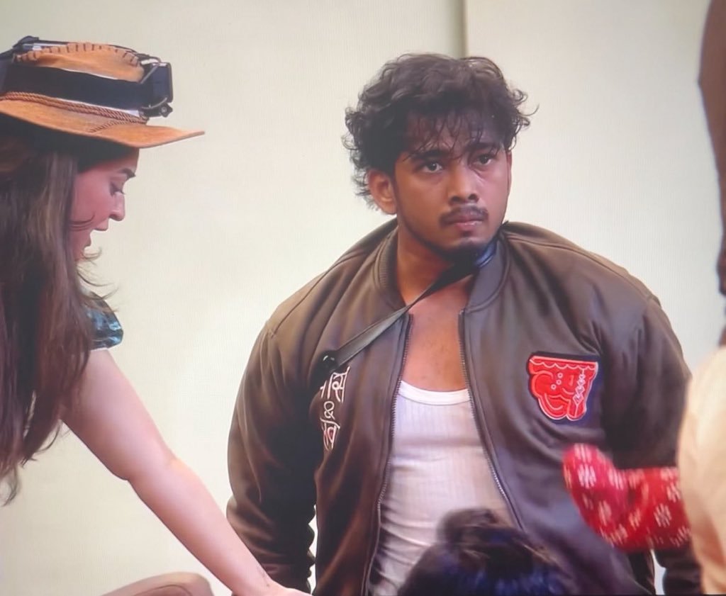 Vkashhhhh's tweet photo. Today #ScoutOP was Full On Fire Mode..
I just Loved The Show...
When Mardangi Mets Zazba...
#BiggBoss20 #BigBoss #BB20 https://t.co/puLhKxZAHr