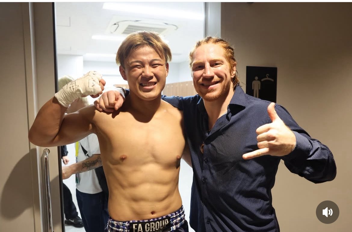 AlphaGingermma's tweet photo. 高塩選手、最高に熱い試合をありがとうございました！急なオファーにも関わらず、僕と戦ってくれたことに心から感謝しています。

そして、いつも支えてくださり、日本で戦うという夢を叶えさせてくれるKNOCK OUTにも本当に感謝しています。

これからも最高のエンターテイナー、そして武道家でいられるよう精進します🙏

#KNOCKOUT #格闘技 #MMA #武道