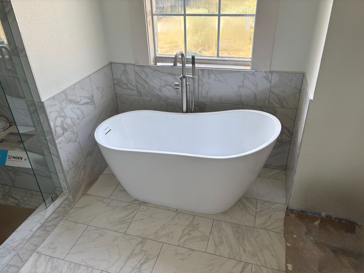 lflsc_'s tweet photo. The finished bathroom ➡️ where it started. 🛁

Planning a bathroom remodel in Central Texas? Our latest guide breaks down the remodeling timeline and what homeowners should expect before construction begins.
Read it here:
https://t.co/jplhDofwNt

#BathroomRemodel #CentralTexas https://t.co/Z7OYxC4akw