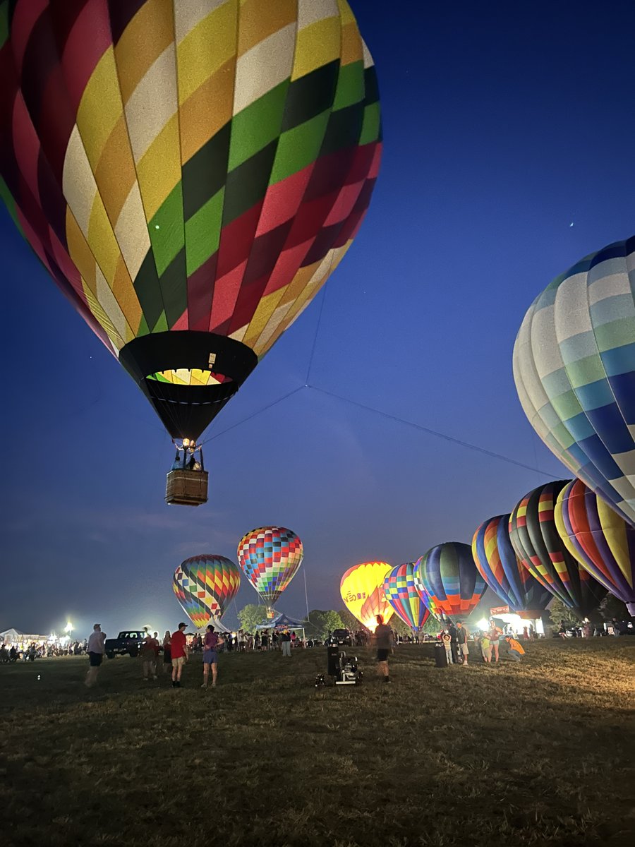 pfb_bank's tweet photo. From balloons in the sky to boats on the water, our Labor Day weekend was all about our communities.

This weekend were proud to support the Boys &amp; Girls Club of Monroe County and The Lost Vets Rescue.
#CommunityMatters https://t.co/RHhKKFfkjc