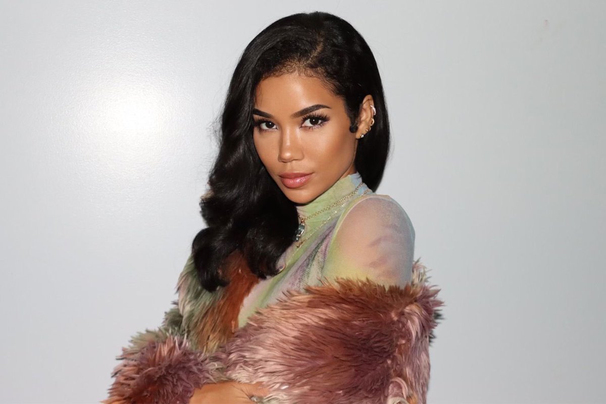 KendrickChart's tweet photo. Kendrick Lamar is featured on Jhené Aiko’s new album.

“So Good ft. Kendrick Lamar” releases this Friday, Sept 11. https://t.co/u5nquAz6bd