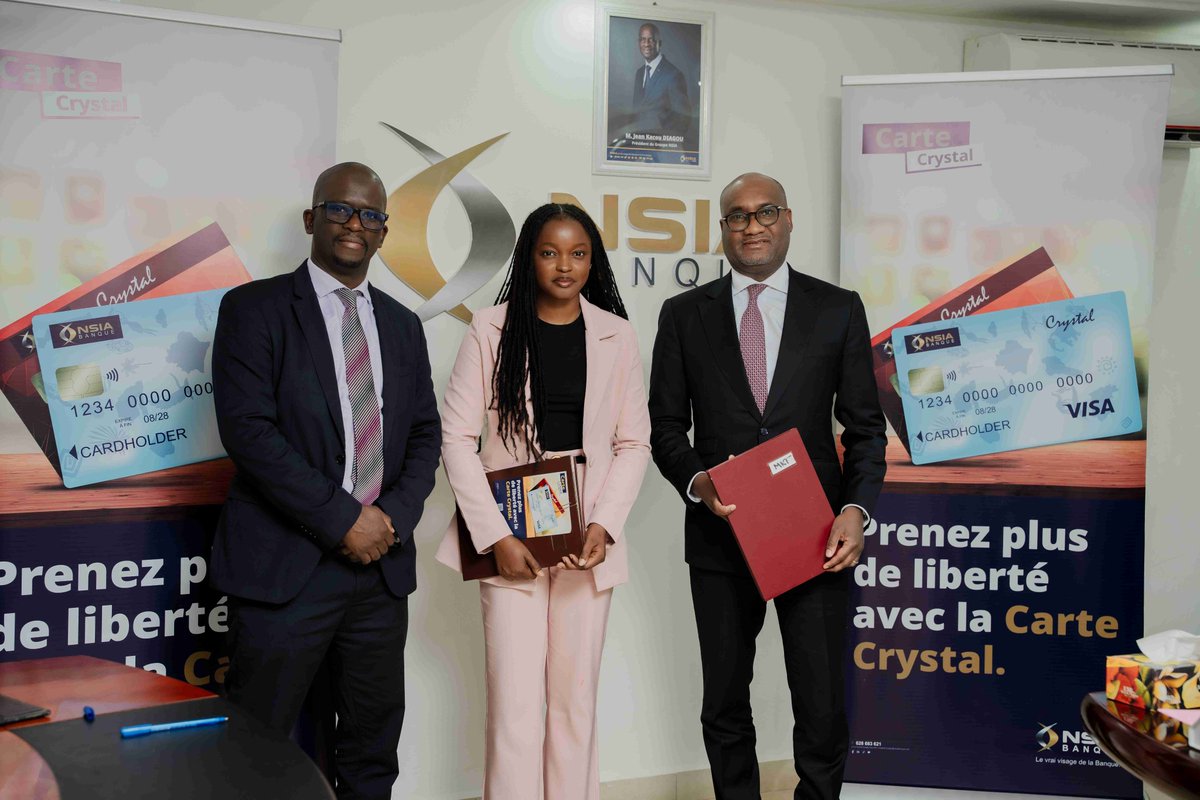 nsiabanqueguine's tweet photo. NSIA Banque Guinée est fière d’annoncer la signature d’un contrat d’ambassadrice avec Diaby Saliou Dian dans le cadre de la promotion de la Carte Crystal.

#CarteCrystal #NSIABanqueGuinee #DiabySaliouDian #PaiementDigital https://t.co/FgMy5adPmN