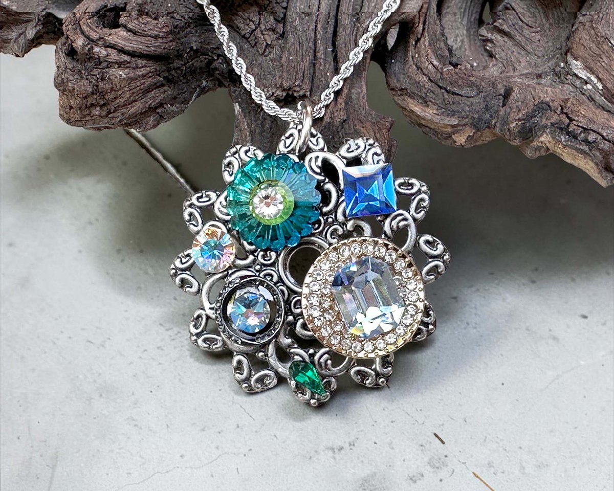 swcreations's tweet photo. A little vintage. A little sparkle.

Meet Jeweled Tapestry, a nearly 2" BeadLoved™ statement pendant featuring vintage-style buttons, Swarovski crystals, and ornate silver filigree.

💙 Own your button. Own your story.

#BeadLoved #SWCreations #ButtonJewelry #WearableArt https://t.co/9UwNy5Nxzv