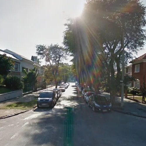 portalmvd's tweet photo. UN RESIDENCIAL DE PARQUE BATLLE DENUNCIÓ A UN TRABAJADOR POR PRESUNTO ABUSO SEXUAL A UN HOMBRE DE 86 AÑOS

Una trabajadora encontró al funcionario, de 45 años, y al residente con la ropa baja dentro de una habitación. El residencial hizo la denuncia y desvinculó al trabajador, mientras la Fiscalía investiga el presunto abuso sexual.

La víctima, que padece alzhéimer, había dicho días antes a familiares que lo manoseaban. El denunciado fue indagado y sostuvo que se trató de un malentendido. Por el momento no está detenido y la Fiscalía reúne pruebas.

(+) en Montevideo Portal: https://t.co/iJxA6WOuFL