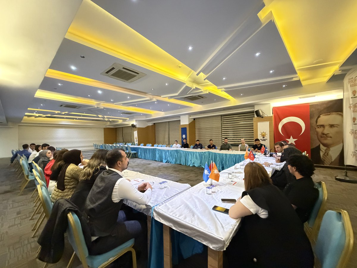 zverayilmaz's tweet photo. 📍 İzmir

Tanıtım ve Medya Başkanlarımızla İzmir İl Başkanlığımızda bir araya geldik.💙 https://t.co/Yn06XkR4P2