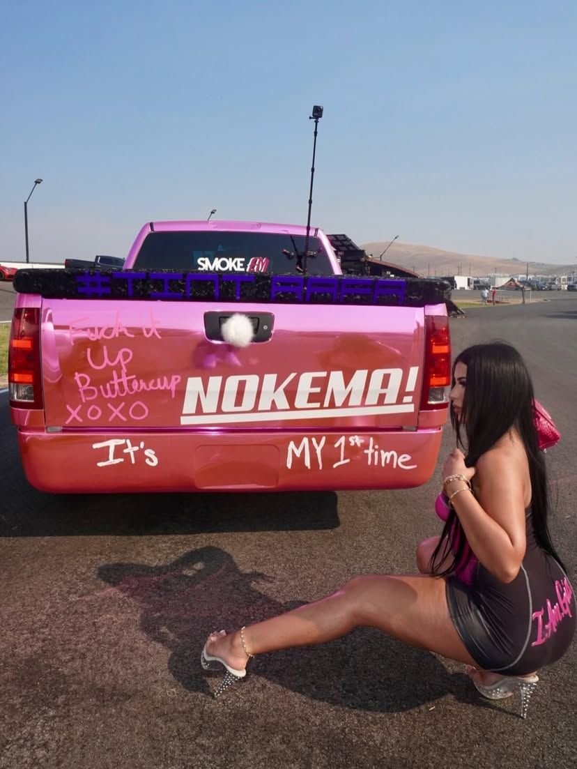 cherrybaebypie's tweet photo. 🍒or 🍑? https://t.co/VrrIyqiZVq