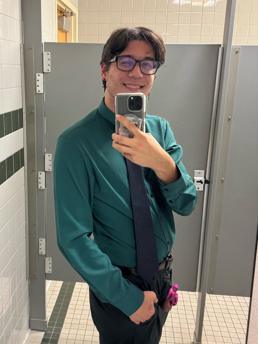 ChastityCollege's tweet photo. brought Cosmo to class, saved Wanda for you 💚🩷 https://t.co/xXIPEGP9cD