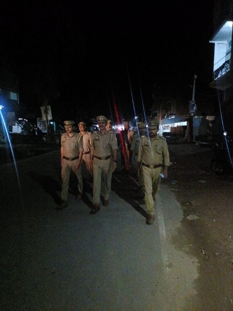 raebarelipolice's tweet photo. #SP_RBL @Ravi_KumarIPS के निर्देशन में जनपदीय पुलिस द्वारा अपने-अपने थाना क्षेत्र अन्तर्गत शांति एवं कानून व्यवस्था के दृष्टिगत पैदल गश्त की गयी-
@Uppolice
@dgpup
@Igrangelucknow
@adgzonelucknow https://t.co/6c8ch2qzSh