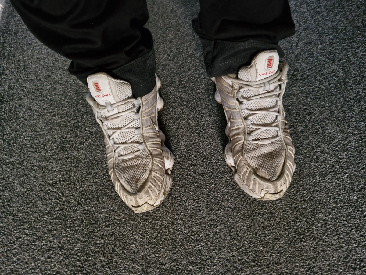 swallowmyairs's tweet photo. Shox TL for work today #nikeshox #nikeshoxtl #shoxtl #trainers https://t.co/4mBSlLdIhj