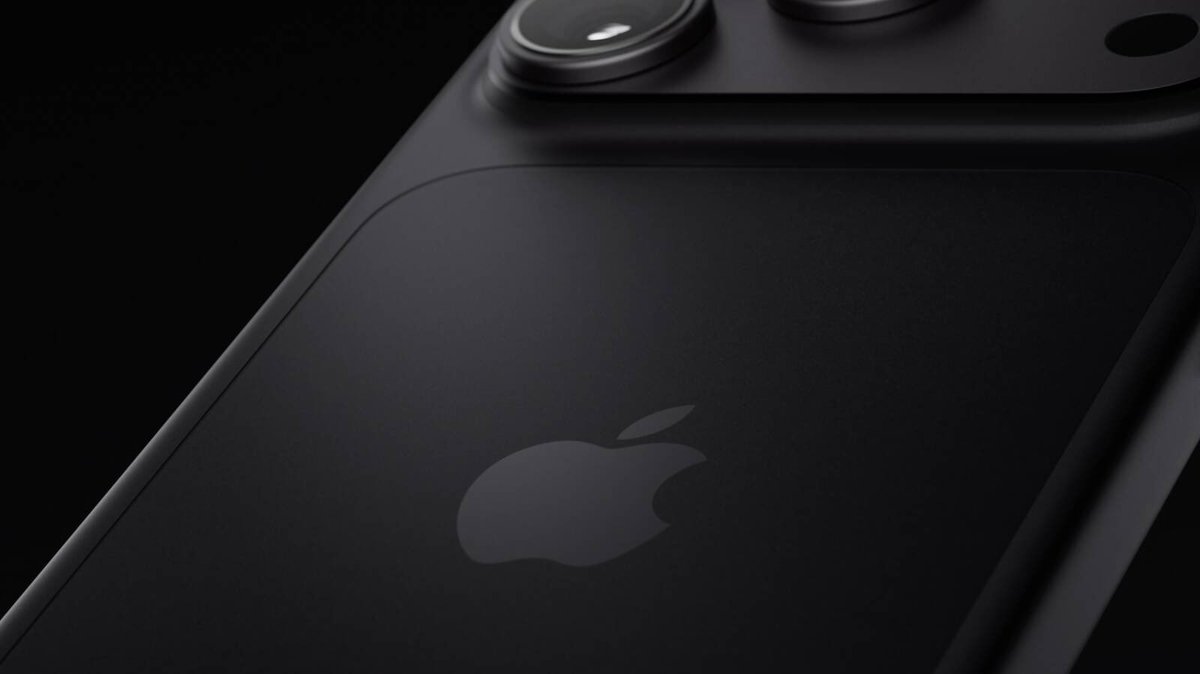 ijustine's tweet photo. Deep black, glacier blue, and burgundy! iPhone 18 Pro colors! #applevent https://t.co/1RBt1cl14T