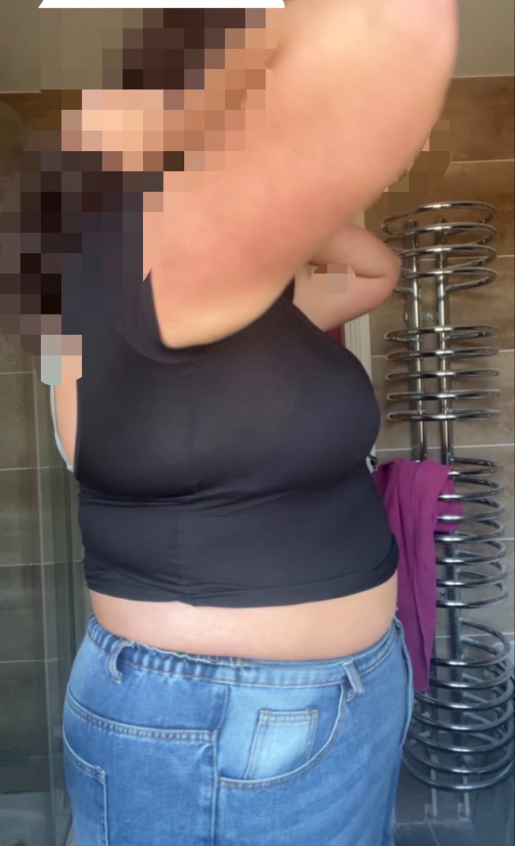 tallrexia555's tweet photo. Bodychecks from my highest weight vs current weight. 
 
50.4kg difference. Most days if not everyday I still feel like  the first pic 🙁 https://t.co/vfkMVXAoT0