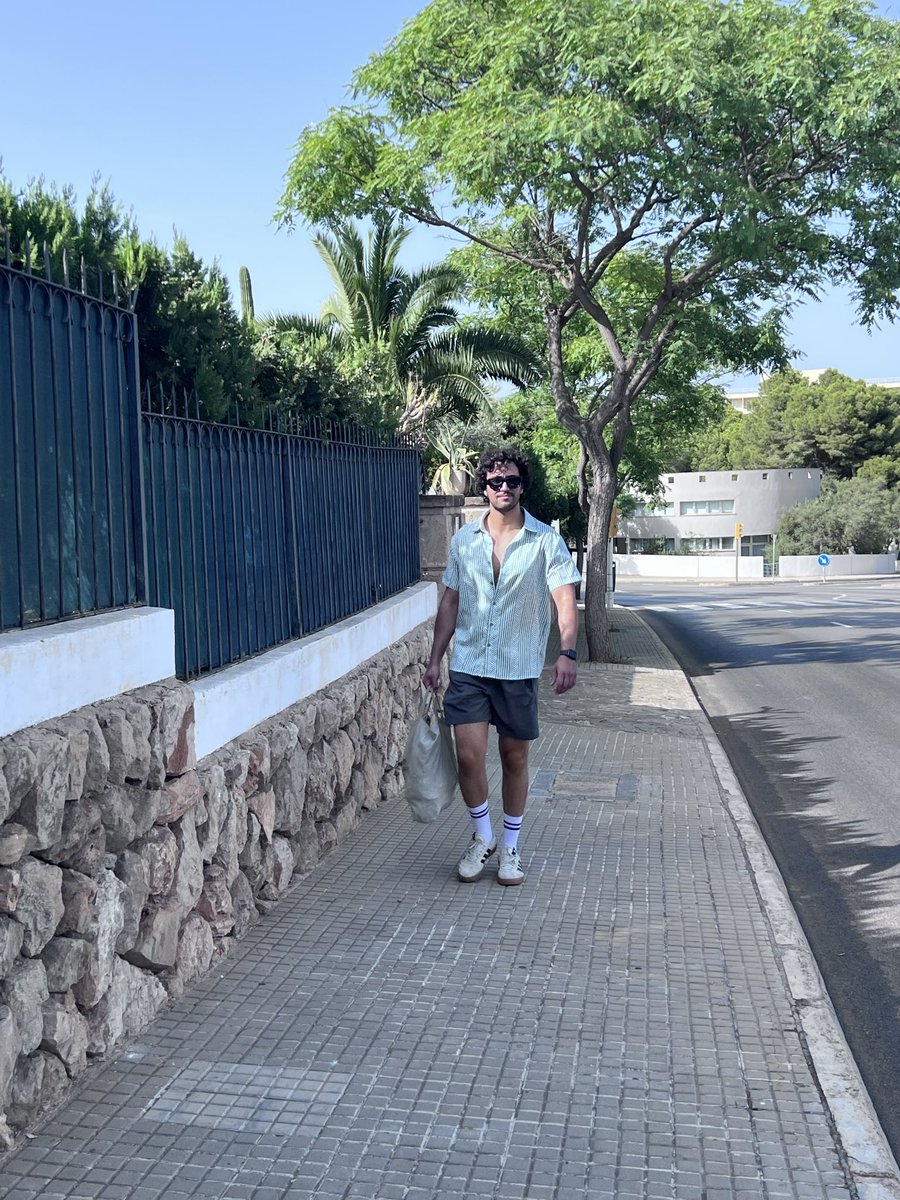 alezaaa90's tweet photo. در کوچه پس کوچه های Mallorca 
در جستجوی ALDI https://t.co/IvoSIauKkP