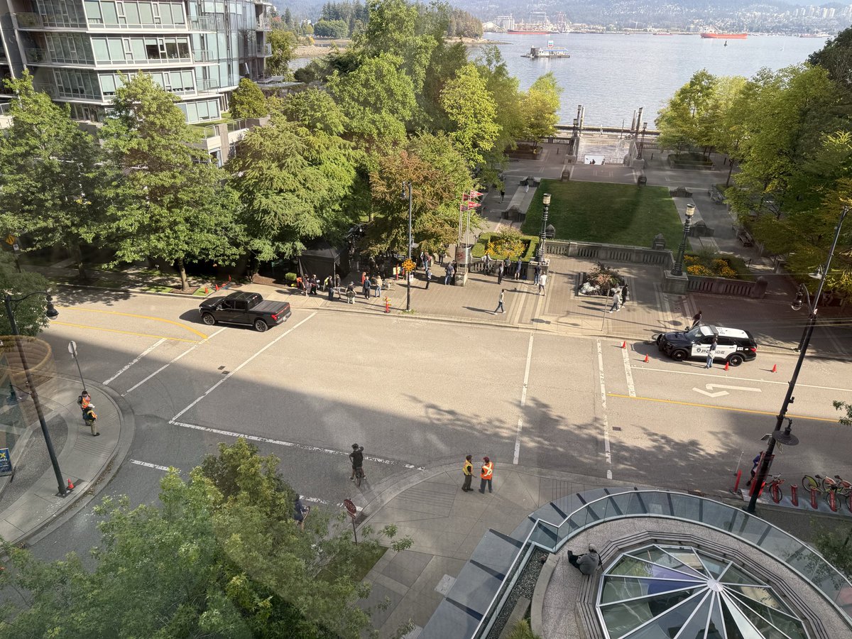 Count3D's tweet photo. THE ROOKIE: NORTH filming at Cordova St and Bute St. #Vancouverfilm #filmingonlocation #therookie https://t.co/yR552vQ5Mz