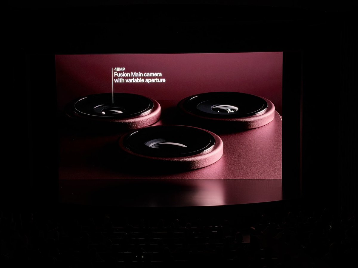 spin9's tweet photo. iPhone 18 Pro ปรับปรุงฟีเจอร์กล้องหลัก 48 ล้านพิกเซล ให้มี “Variable Aperture” เป็นครั้งแรกใน iPhone สามารถปรับค่า f ตามสภาพแสงที่ถ่ายได้ ด้วยเบลดที่เลนส์กล้อง

#AppleEvent https://t.co/Oo2xbTZ8iv
