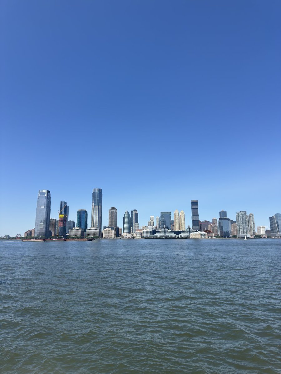 Naser_ozr's tweet photo. I wish the weather in NY could be this nice every day https://t.co/JYkPyA21O9