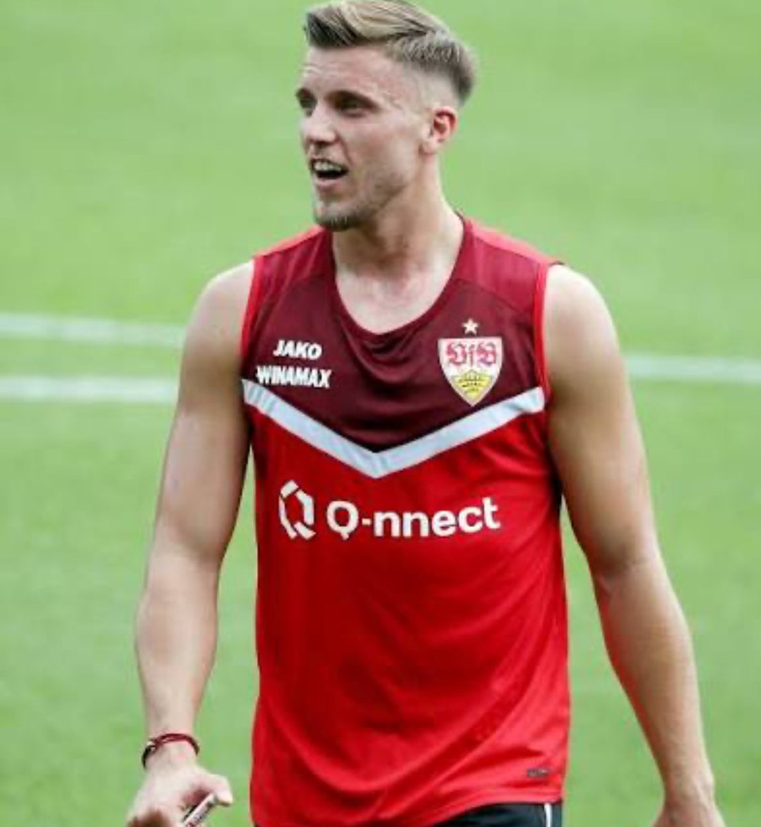 Gubernator_koko's tweet photo. Oficjalne🚨
Demirovic to chory pojeb 
Czochrał predatora 20 minut i jak już 
Wystrzeliło to sie nie może zahamować tak zwany hat trick https://t.co/GHWWYIRDiU