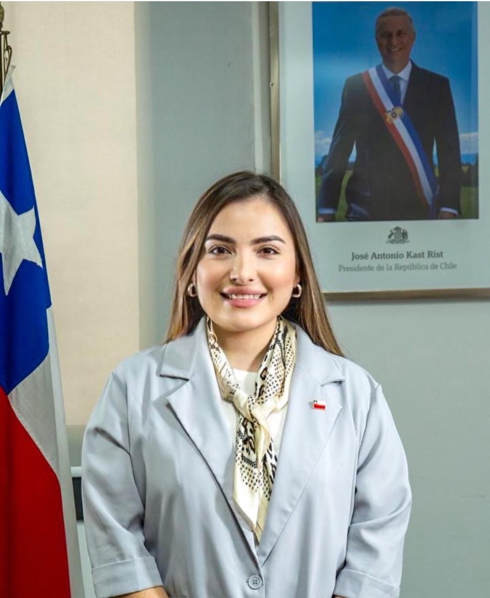hernan_sr's tweet photo. Activista venezolana fue contratada por el ministerio de hacienda y gana más de $5.000.000. 

Se llama Lucy Depablos y también tiene un podcast donde habla de política. https://t.co/MAYNNroS8z