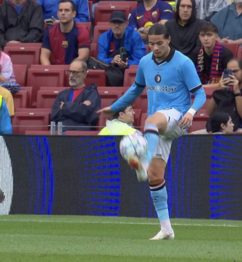 TouchlineX's tweet photo. 📸 - MOUSSA IS A BALLER!

NO WONDER CLUBS WANTED TO PAY €40M FOR HIM! https://t.co/09E5f11DaX