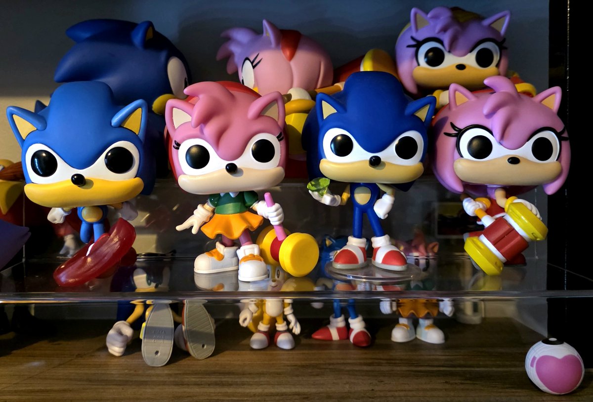 rainnart24's tweet photo. Now I have a sweet little funko pop Sonamy corner in my shelf collection! 🥹💙🩷
.
.
.
Ducks are my favorite 🤭

#sonamy https://t.co/k26MQmtGIO