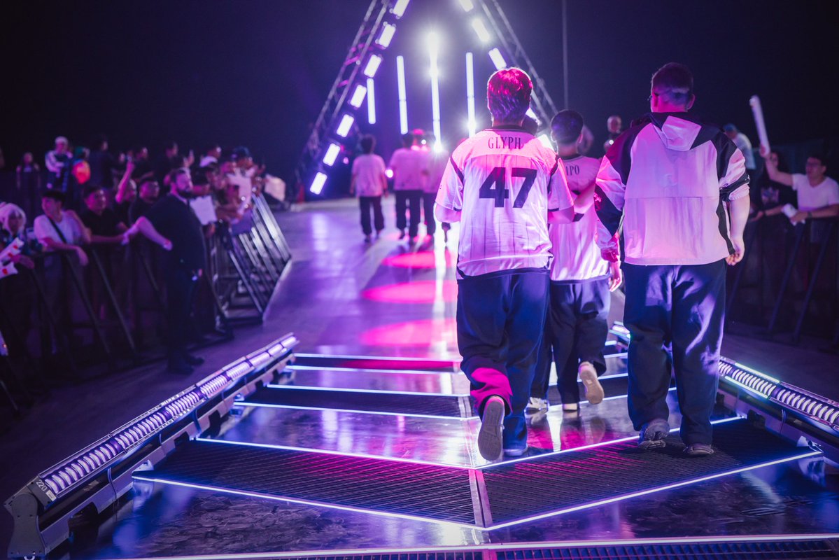 47GLYPH's tweet photo. Envy has given me permission to speak to teams and explore options for the 2027 season.

Qualifying to two internationals and playing in 2 different regions this year has provided me with the experience I needed to lead a team next year. 

- IGL/Secondary
- Smokes/initiator 
- Open to all Regions

For any inquiries DM or @Drunkenpony