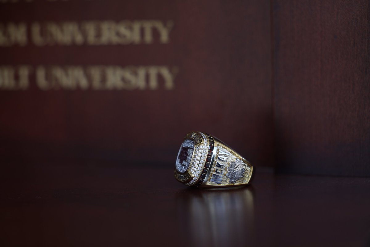 AggieEquestrian's tweet photo. the details 🤌 

A huge thanks to Jostens for our perfectly detailed SEC Championship rings! https://t.co/XKuROR14Mj
