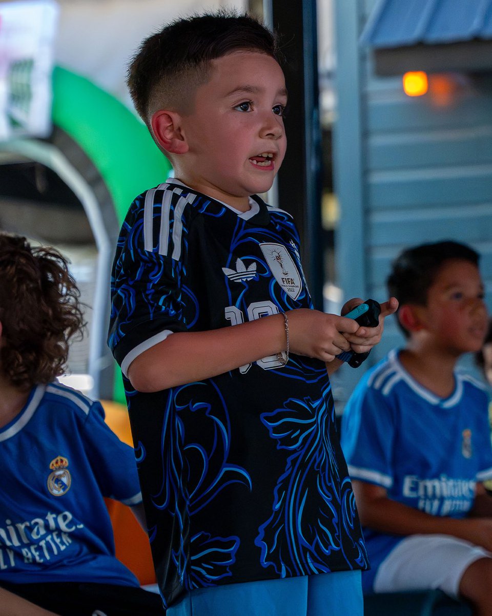 CityFutsal's tweet photo. A City Futsal party is fun for the whole family! 😁⚽️🎮

Book yours ➡️ https://t.co/0i5eVW2WRa https://t.co/f450T3hNQO