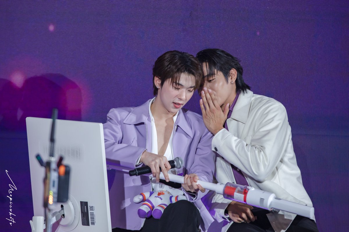 InfinityFSci's tweet photo. ขอโทษพี่ @Power_Buy แทนคุรขันเงิน และยัยไข่ต้มด้วยนะคะ แกกำลังโตกันค่ะ ซนกันแบบ 100% ฮื่ออออ

NGERNOAT X POWER BUY LIVE
#ngernnn #oattrttt #ngernoat
#PowerBuy30thxNgernOat 
#Moopicshots https://t.co/9vD8Tq2hiA