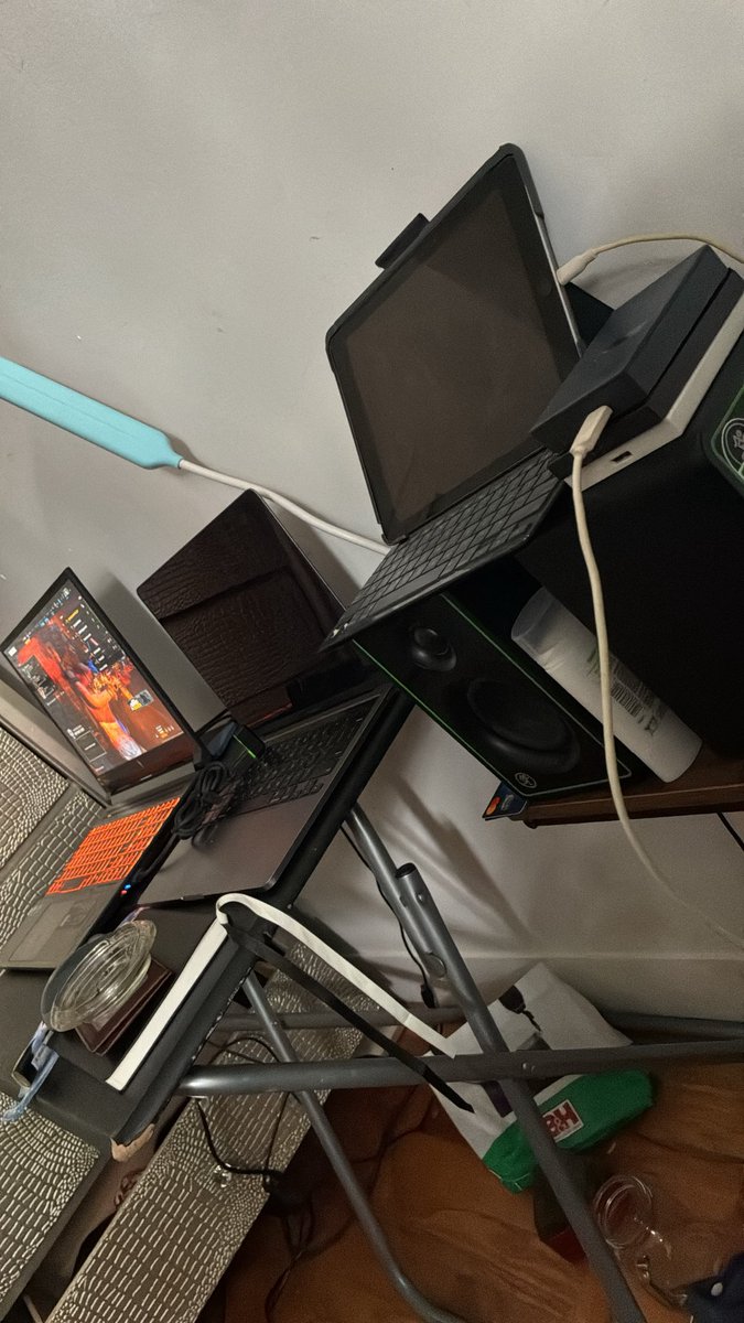 YesImmaLick's tweet photo. My lil laboratory and it’s still growing https://t.co/6wppT4LlFF