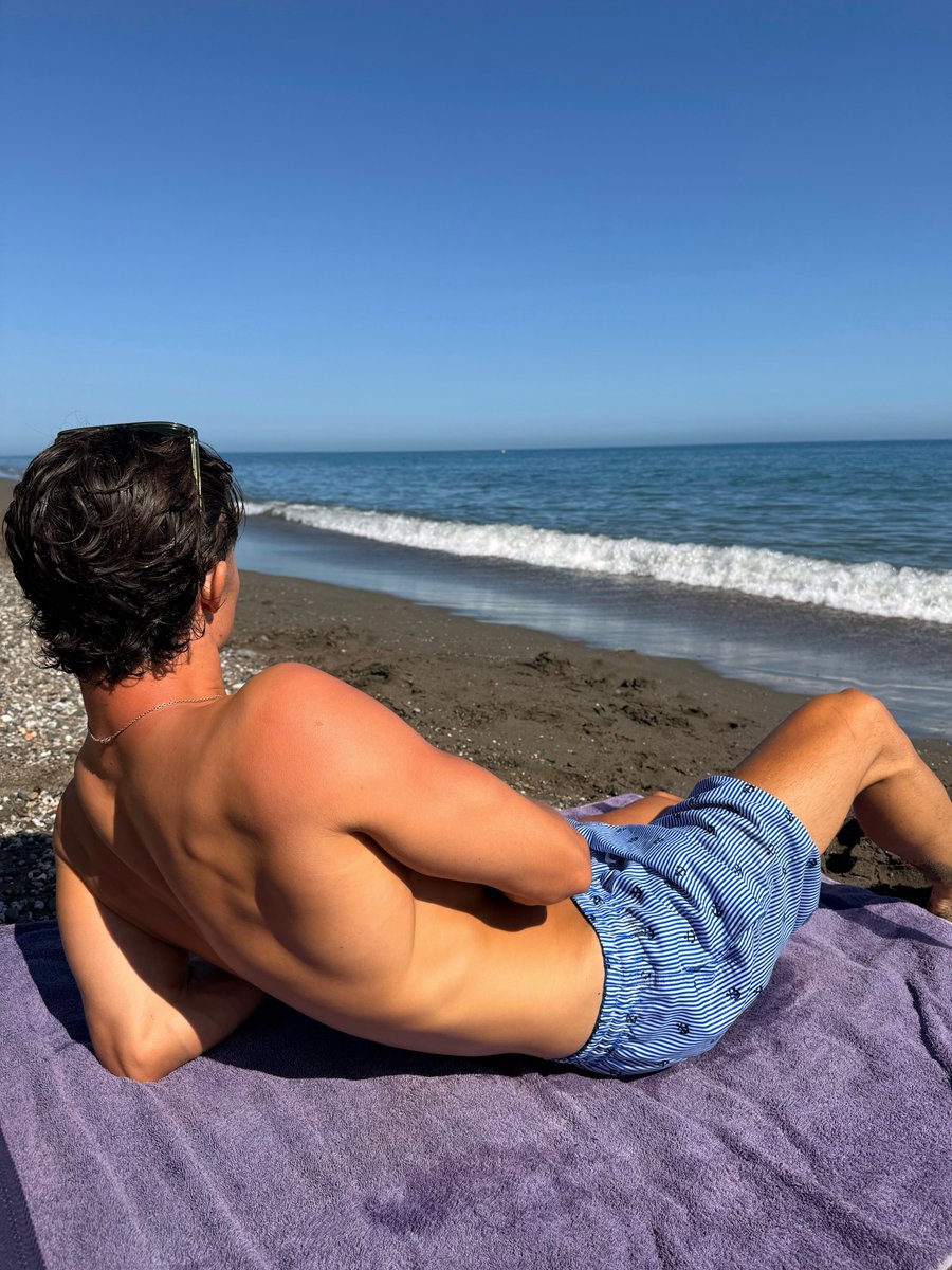 harrymark611182's tweet photo. It sounds amazing not to be in a race for admiration, but to simply achieve for the sake of achieving, remain true to yourself, and be completely satisfied with just being you. https://t.co/X3ofYy8e9v